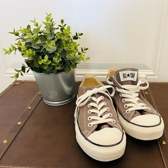Converse Sneakers - Gray - Size 7 - Picture 2 of 9